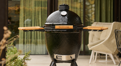 Raison 1_Barbecue kamado BGE Onyx sur chariot et tablettes latérales